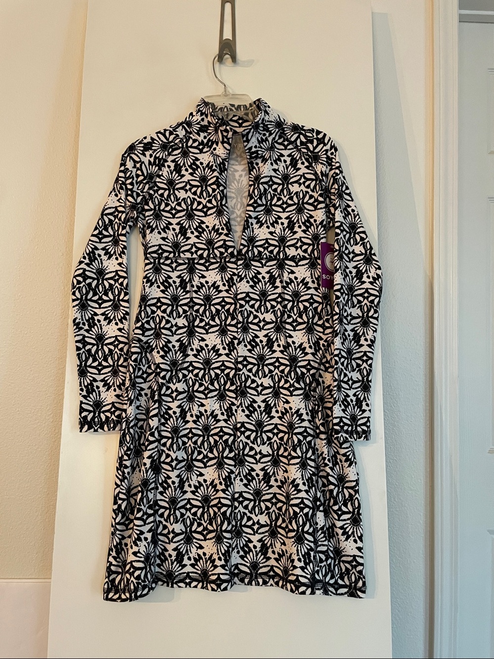 Soybu Athletic Sport Spandex Knit Dress Zip Neck White/Black Long Sleeve NWT